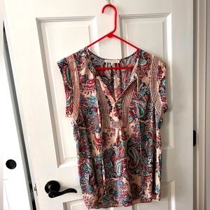 Daniel Rainn top. Size medium. In good condition